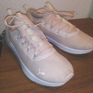PUMA SOFT PINK WOMEN'S TRAINERS SIZE 8.5